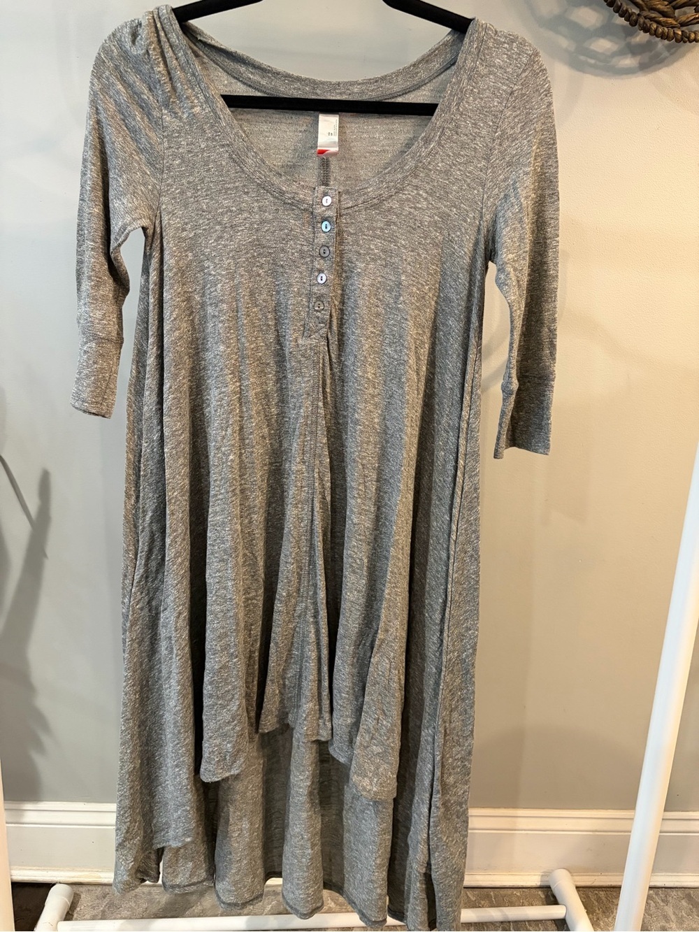 Free People Heather Gray Henley Tunic Top
Drippy dress size XS